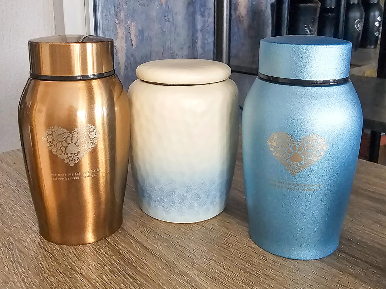 individuāla mīluļa kremācija un urnas sagatavošana